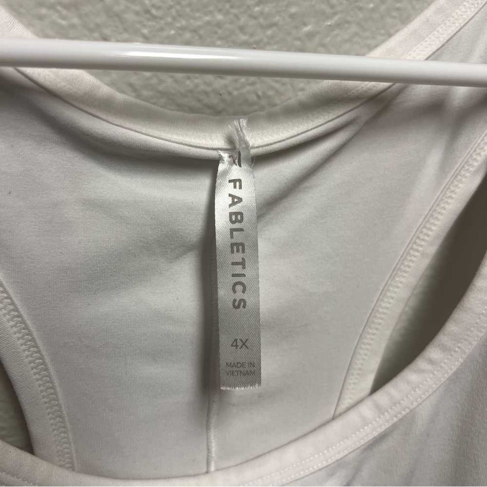 Fabletics Phoenix Racerback Tank Size 4X - Picture 4 of 7